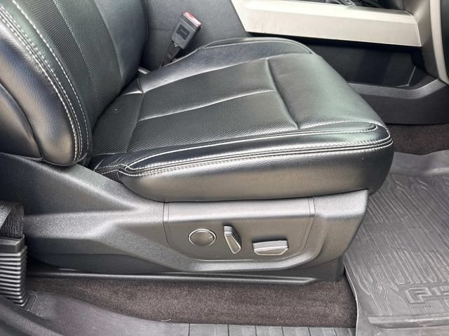 Used 2018 Ford F150 Lariat w/ Equipment Group 502A Luxury AWD/4WD image 18