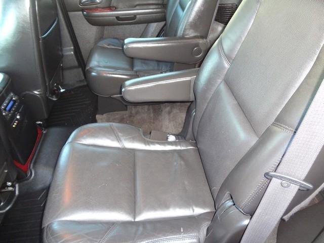 Used 2011 Cadillac Escalade Premium AWD/4WD image 16