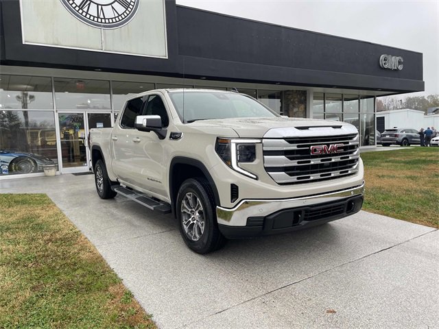 New 2026 GMC Sierra 1500 SLE w/ Preferred Package