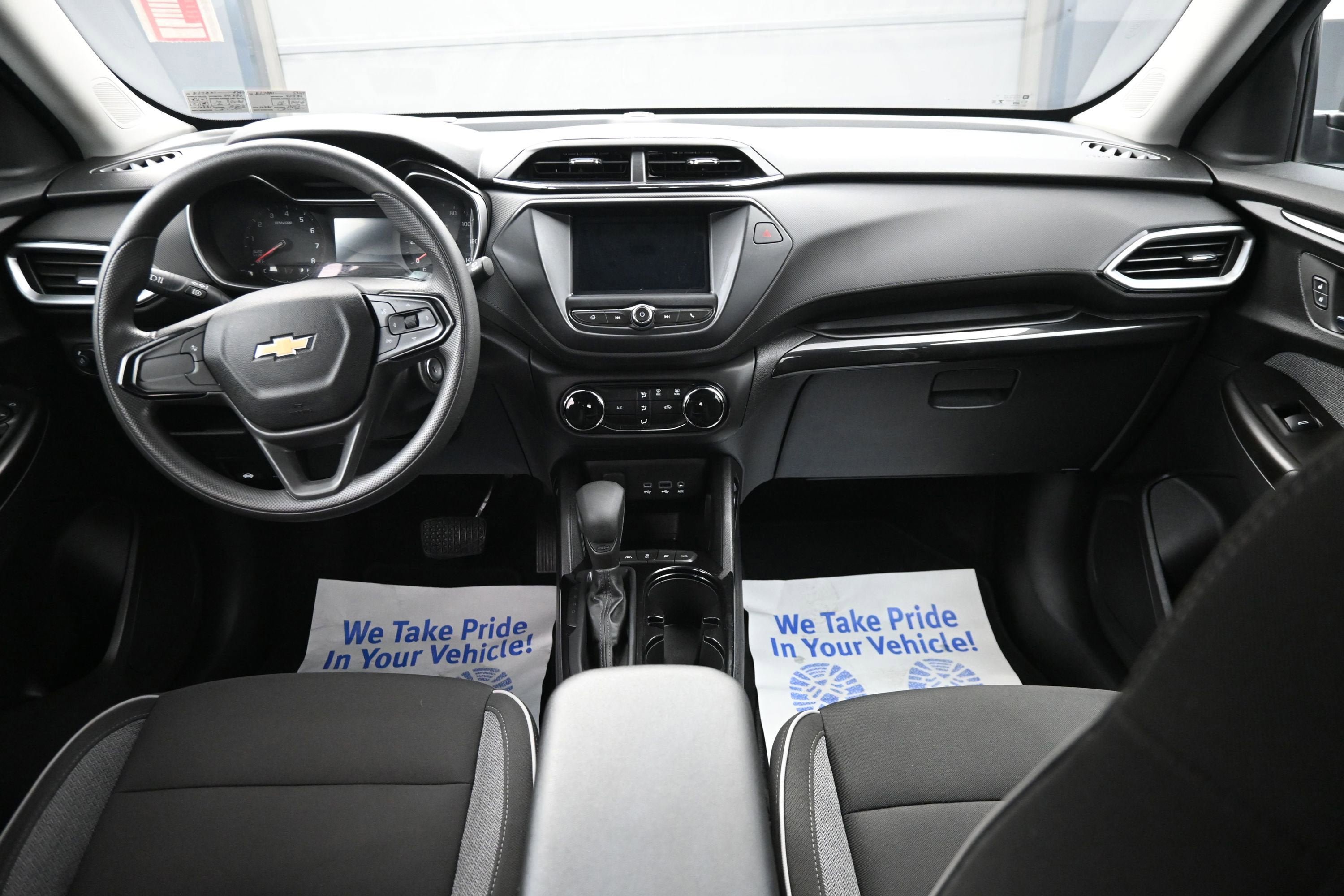 Used 2022 Chevrolet TrailBlazer LS w/ LPO, Blackout Package AWD/4WD image 21