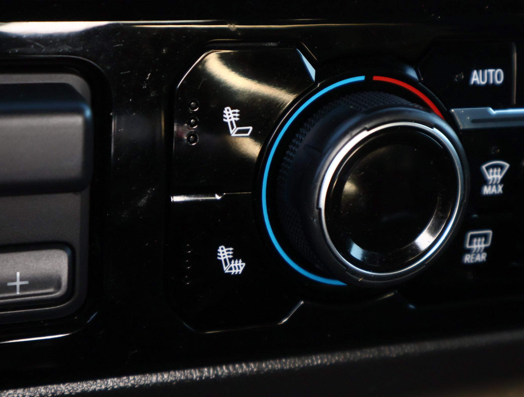 Used 2024 Chevrolet Silverado 1500 LT Trail Boss w/ Convenience Package II image 5