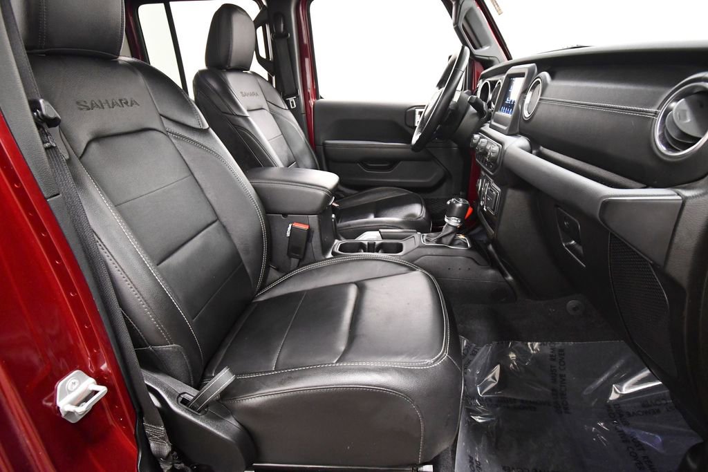 Used 2021 Jeep Wrangler Unlimited Sahara w/ Dual Top Group AWD/4WD image 18