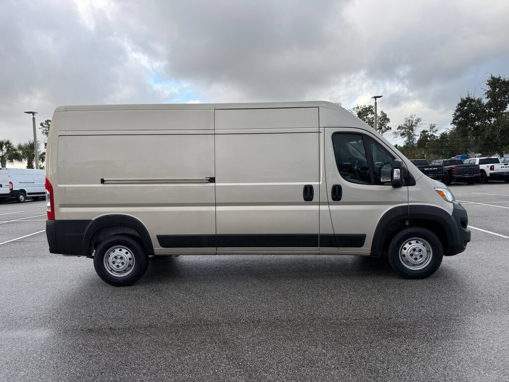 Used 2023 RAM ProMaster 2500 w/ Convenience Group FWD image 2