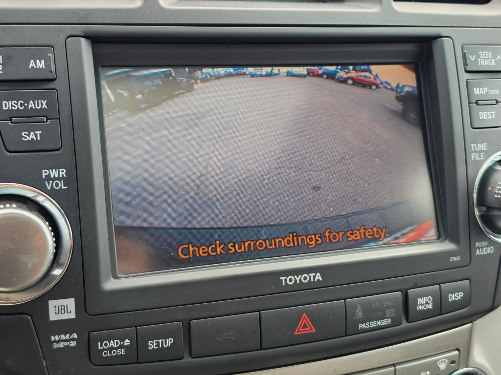 Used 2011 Toyota Highlander SE w/ Tow Pkg FWD image 11