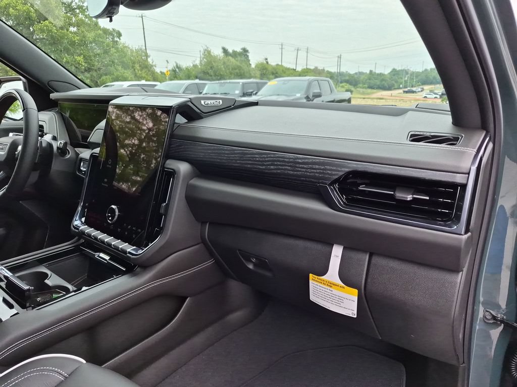 New 2026 GMC Yukon XL AT4 Ultimate AWD/4WD image 45