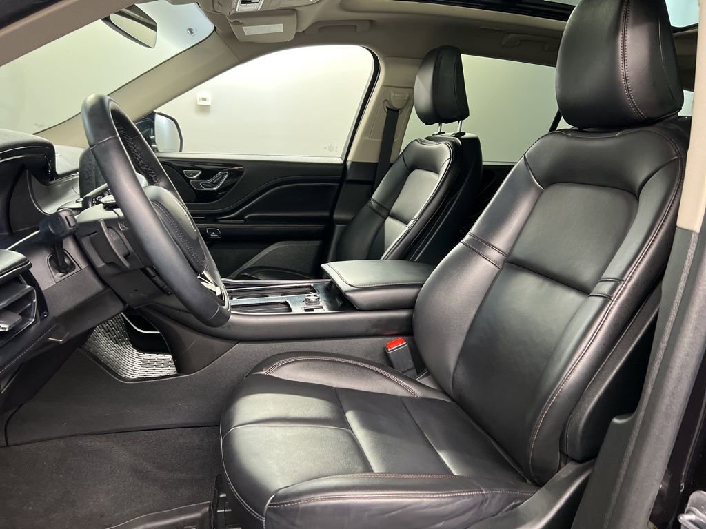 Used 2023 Lincoln Aviator AWD w/ Premium Package image 27