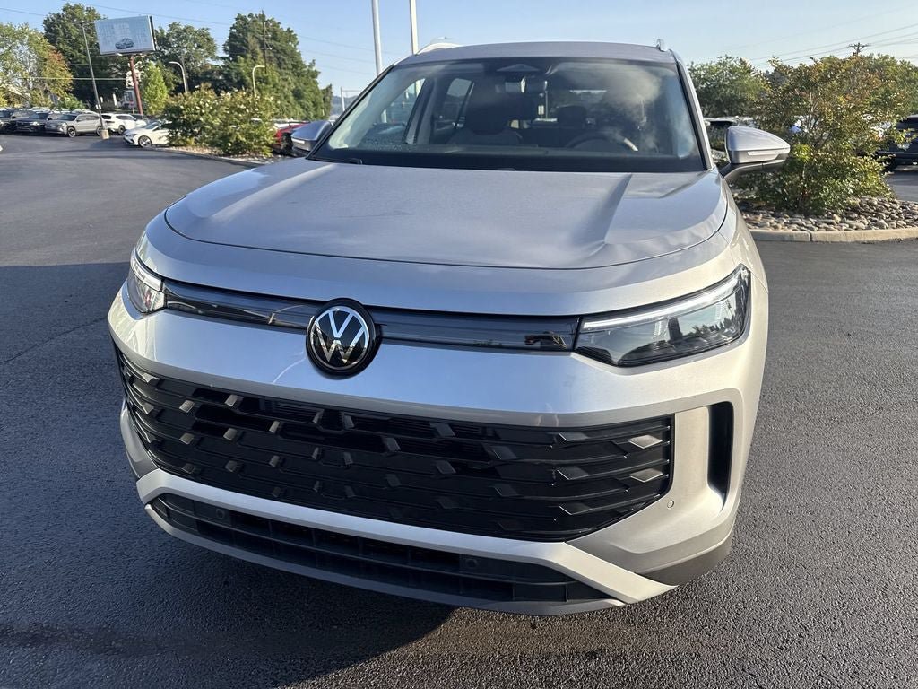 New 2026 Volkswagen Tiguan S FWD image 2