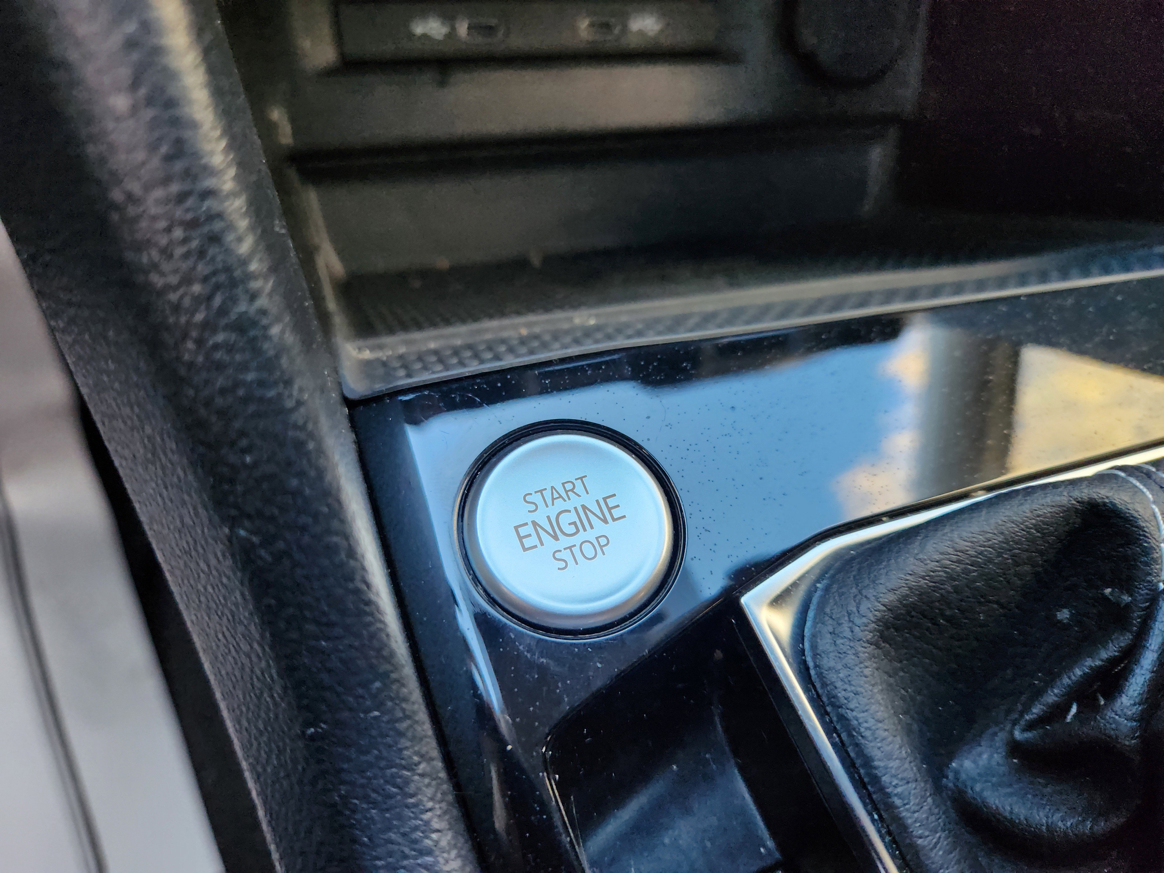 Certified 2023 Volkswagen Taos SE w/ Panoramic Sunroof Package image 33