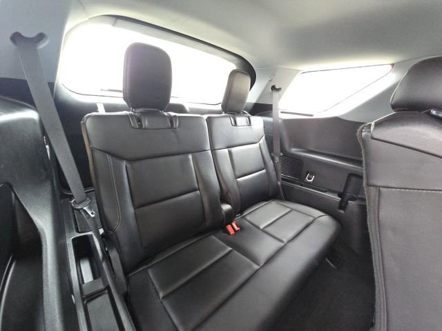 Used 2023 Ford Explorer XLT w/ Equipment Group 202A AWD/4WD image 21