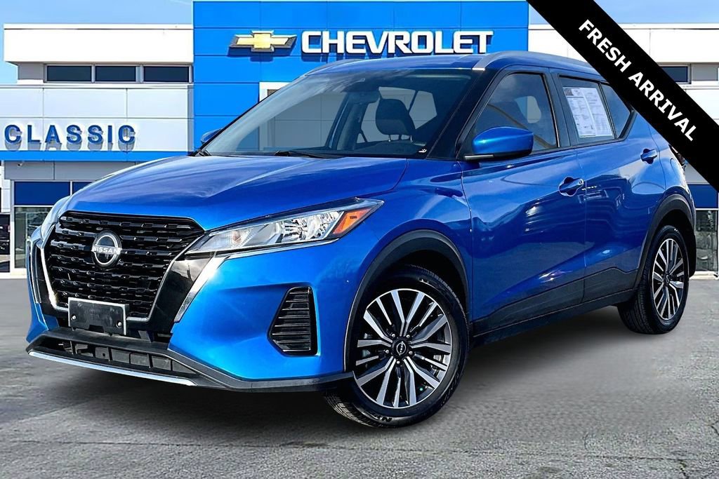 Used 2023 Nissan Kicks SV image 3