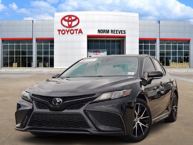 Used 2022 Toyota Camry SE w/ Convenience Package