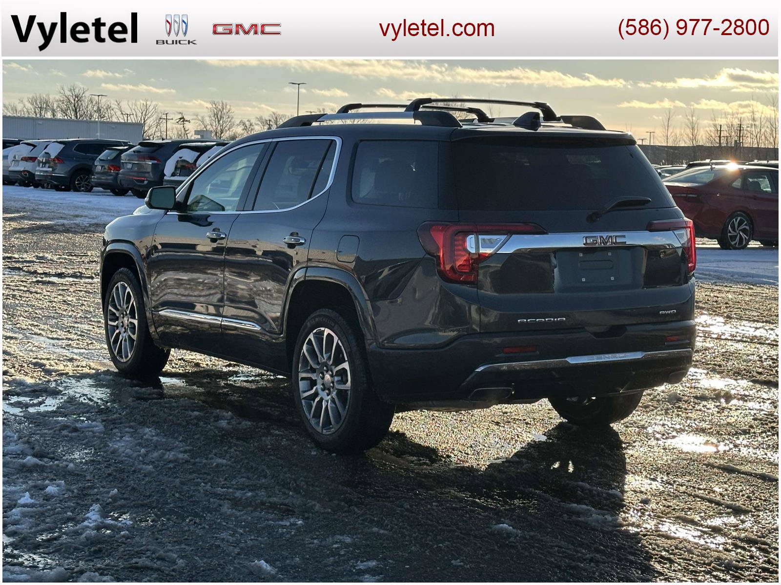 Used 2023 GMC Acadia Denali w/ Denali Technology Package image 4