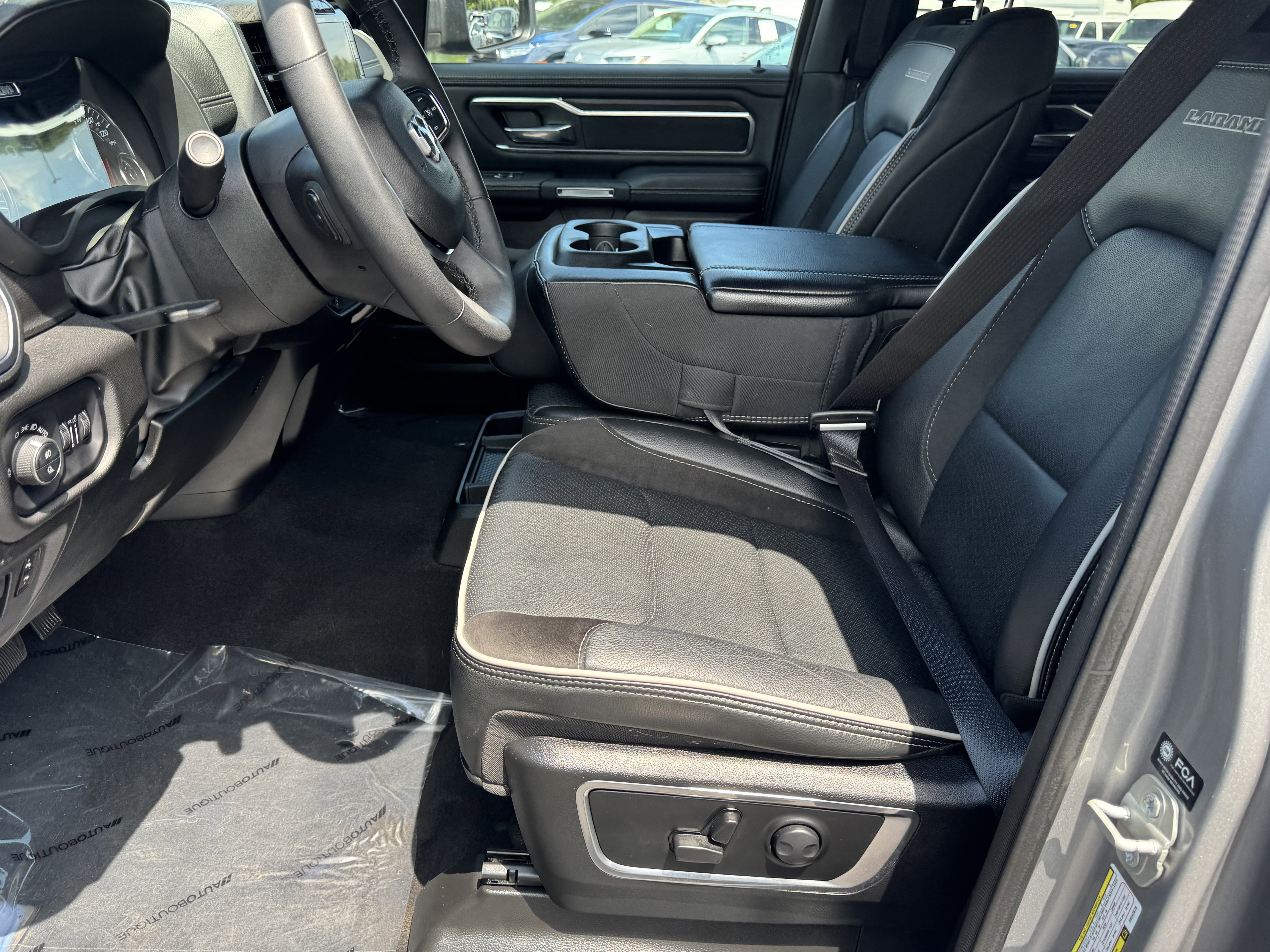 Used 2025 RAM 1500 Laramie image 8