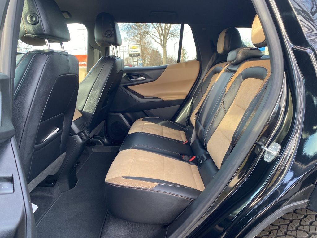 New 2025 Chevrolet Equinox ACTIV w/ Safety and Technology Package AWD/4WD image 12
