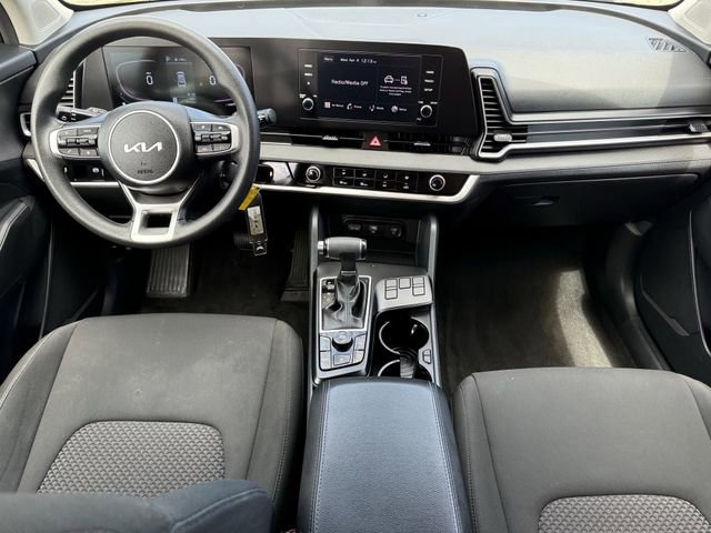 Used 2024 Kia Sportage LX image 8