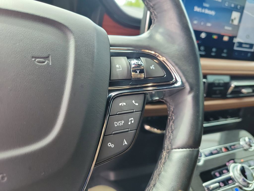 Used 2023 Lincoln Nautilus Reserve AWD/4WD image 19