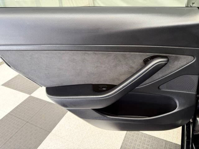 Used 2020 Tesla Model 3 Standard Range Plus RWD image 17