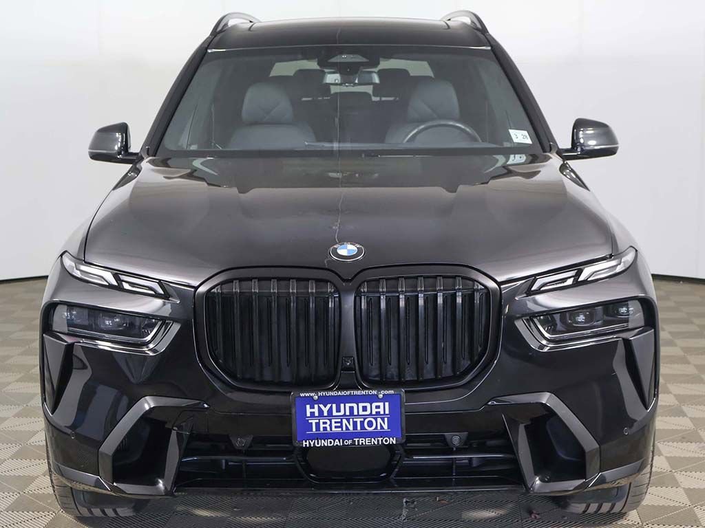 Used 2023 BMW X7 xDrive40i w/ M Sport Package image 13