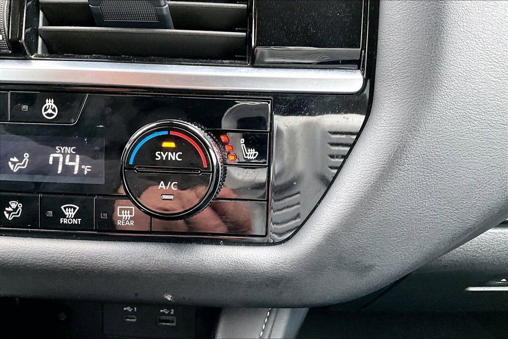 Used 2025 Nissan Pathfinder SL image 30