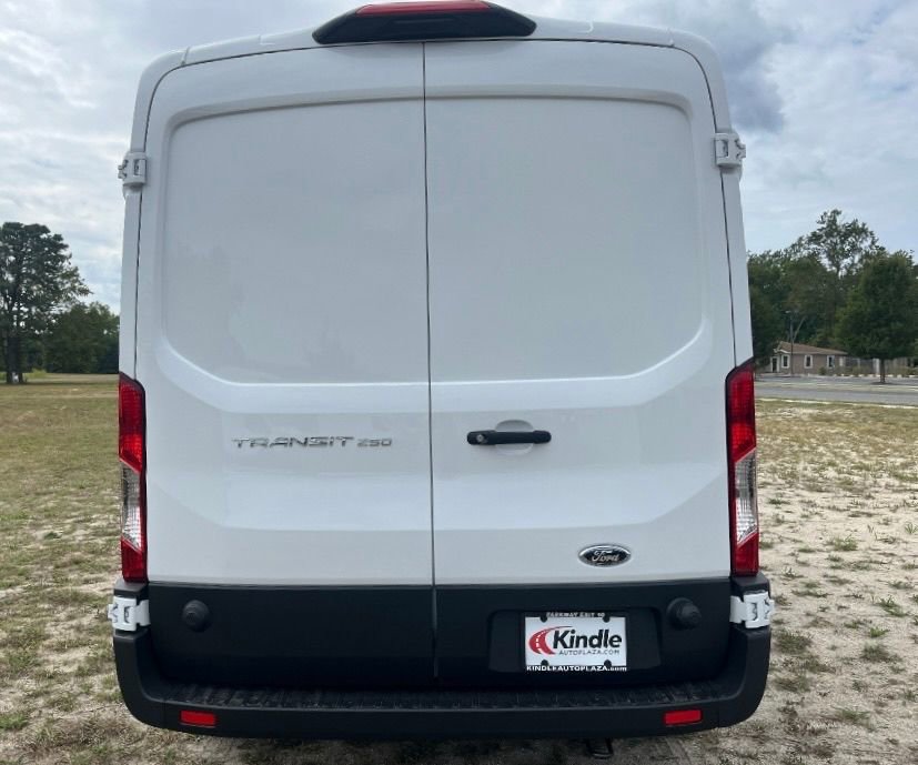 New 2025 Ford Transit 250 148 Medium Roof image 17