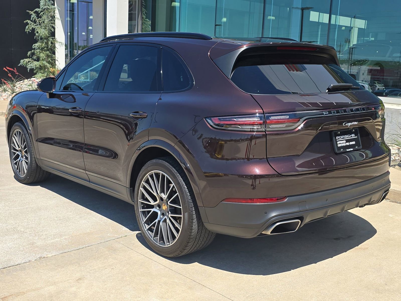 Certified 2023 Porsche Cayenne AWD/4WD image 3