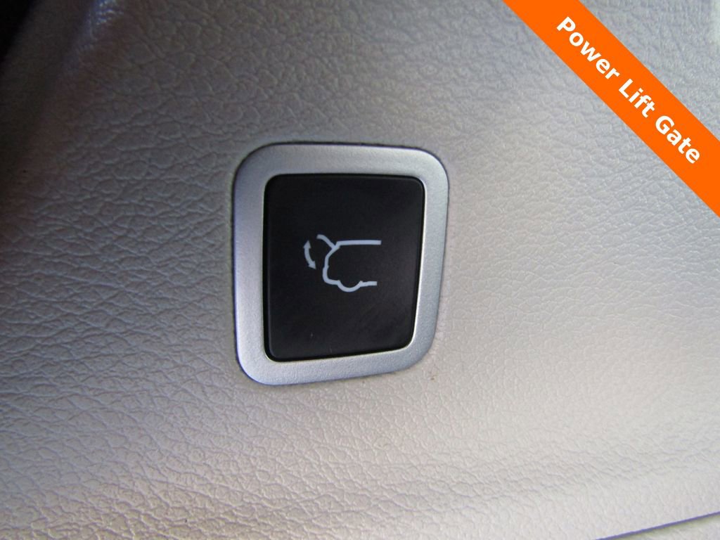 Used 2024 Chrysler Pacifica Touring-L image 19