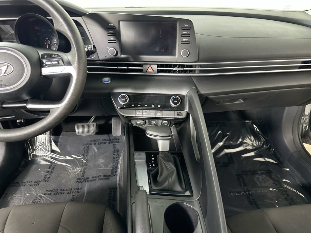 Used 2023 Hyundai Elantra SEL FWD image 16