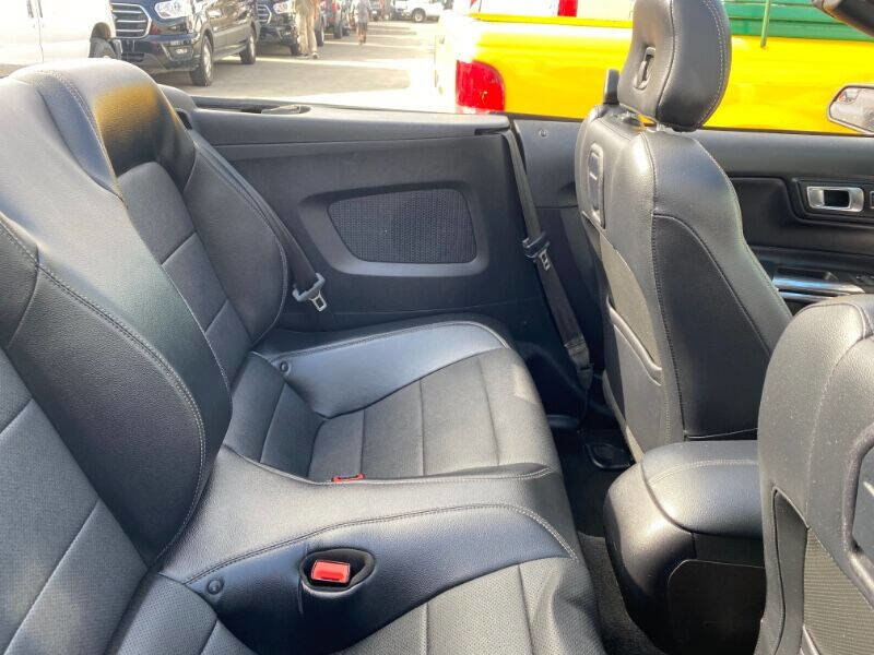 Used 2019 Ford Mustang Premium RWD image 11