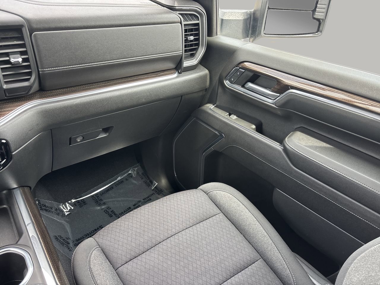 Used 2024 Chevrolet Silverado 2500 LT w/ Convenience Package image 14