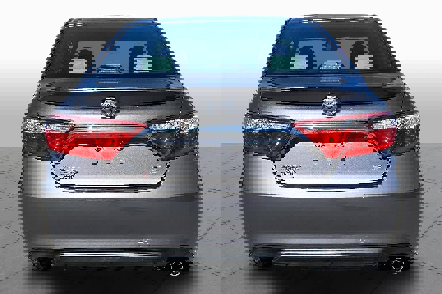 Used 2017 Toyota Camry SE FWD image 5