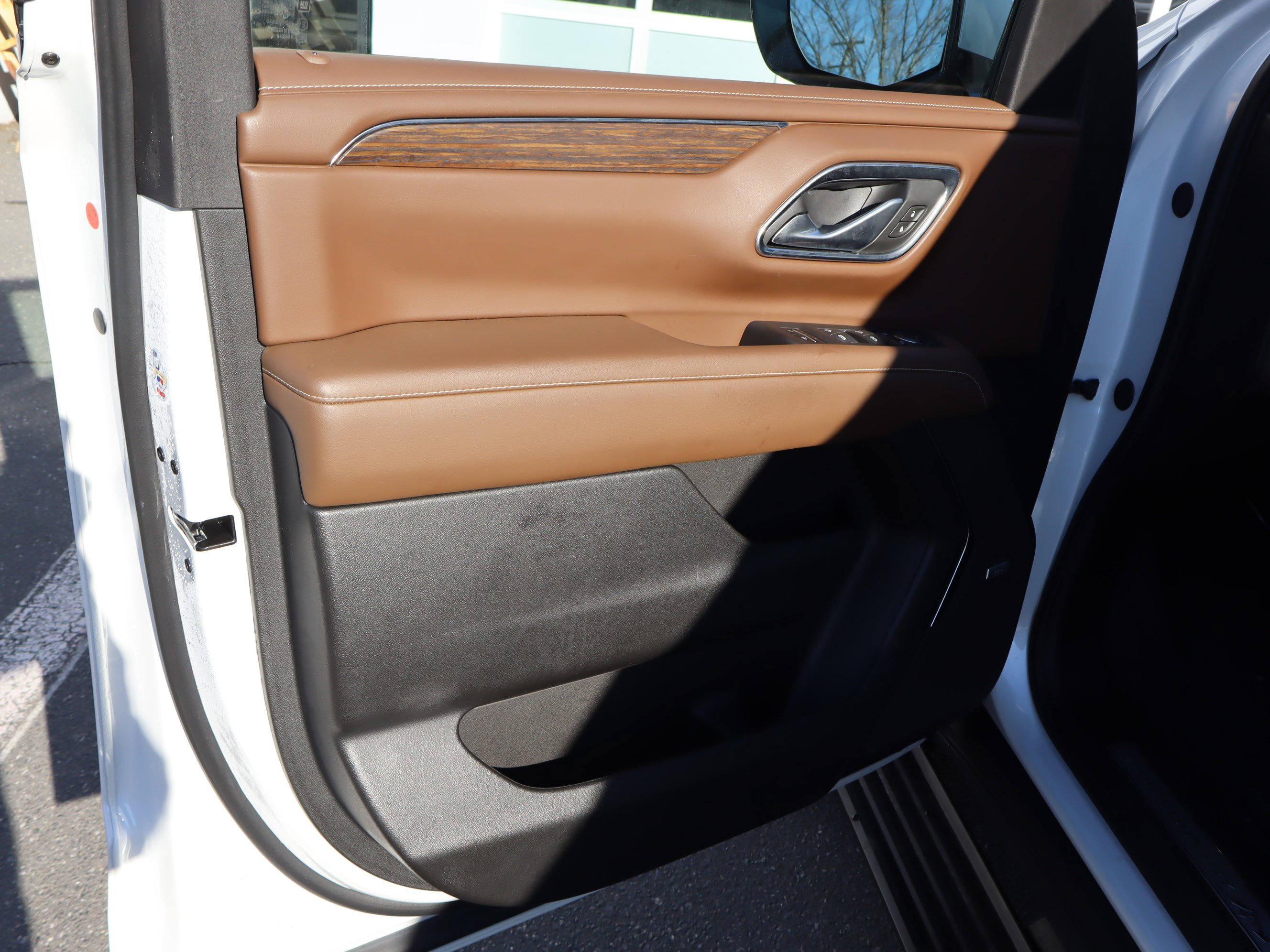 Certified 2024 Chevrolet Tahoe High Country AWD/4WD image 17