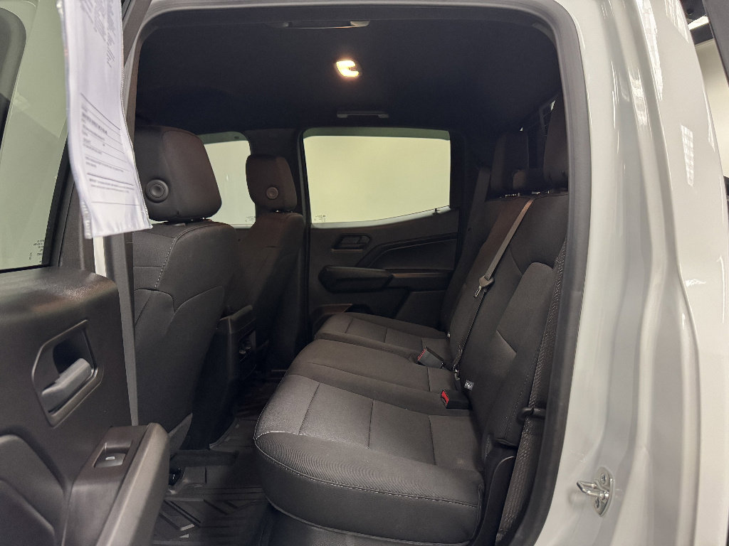 Used 2025 Chevrolet Colorado Trail Boss w/ Midnight Edition AWD/4WD image 15