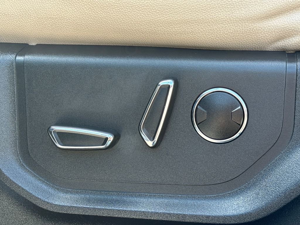 Used 2023 Ford Expedition Max Limited image 31