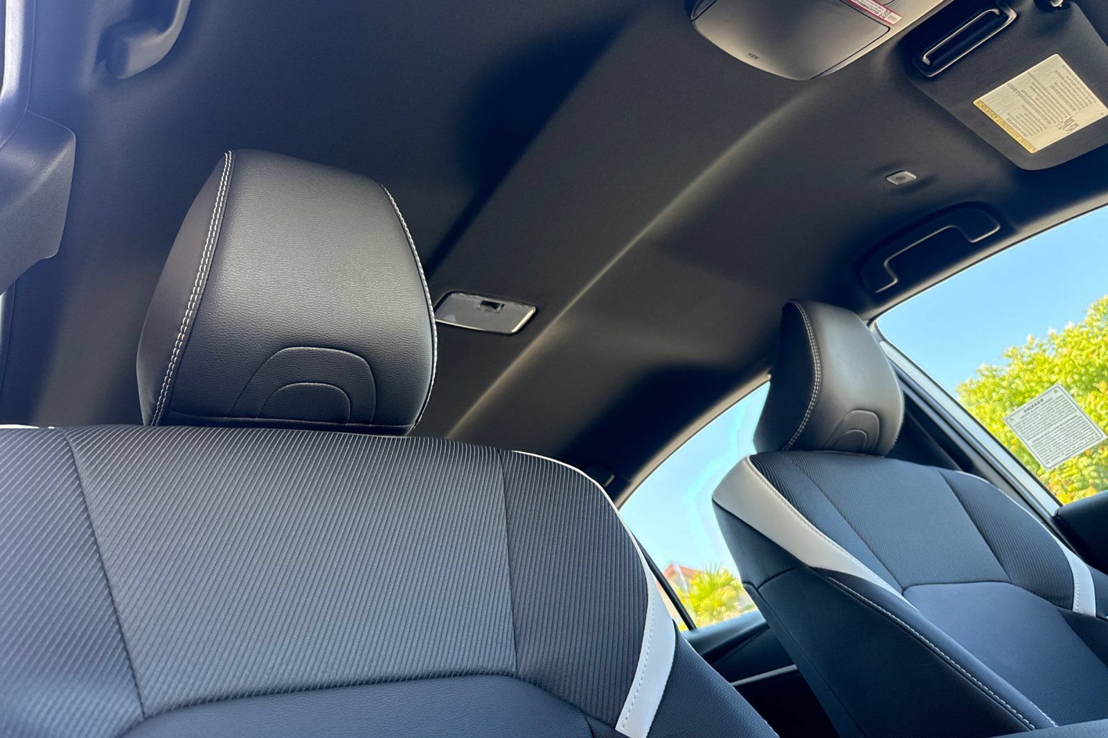 New 2025 Toyota Camry SE w/ Convenience Package FWD image 18