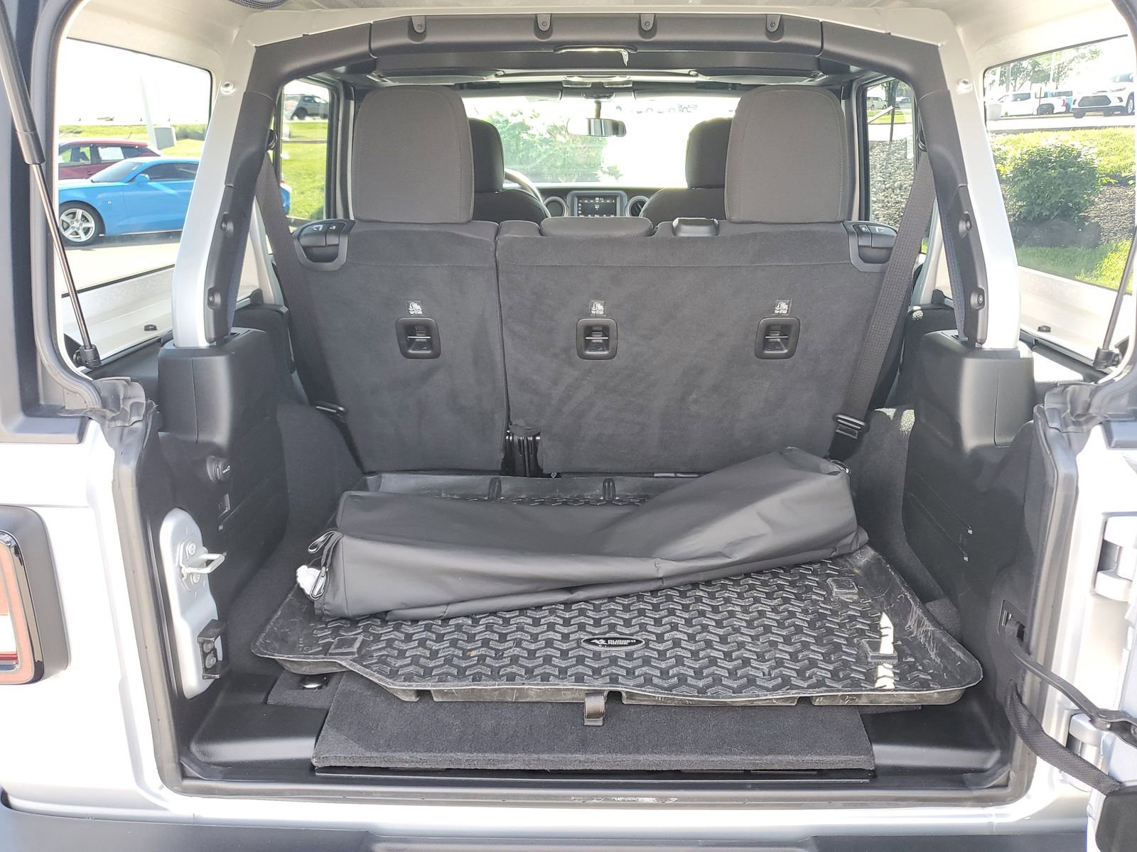 Used 2023 Jeep Wrangler Unlimited Sport AWD/4WD image 7