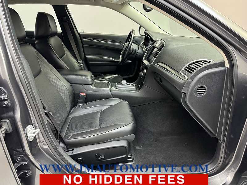 Used 2019 Chrysler 300 Limited image 19