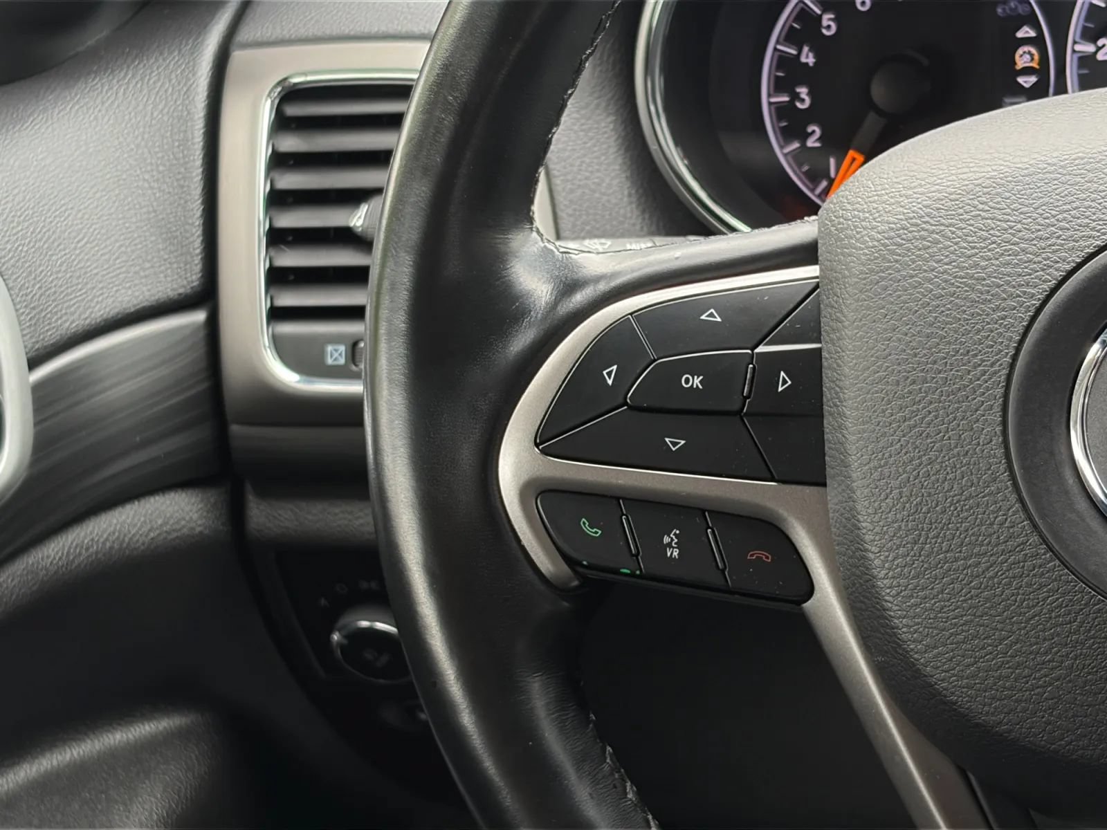 Used 2021 Jeep Grand Cherokee Laredo X AWD/4WD image 30