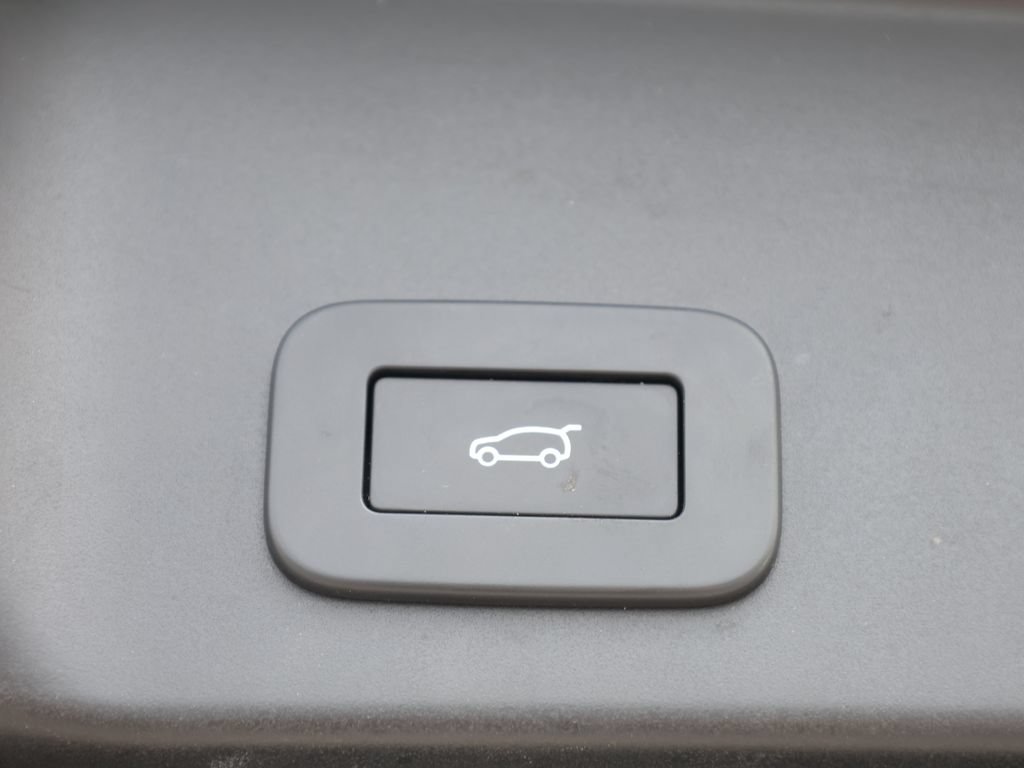 Used 2024 Land Rover Range Rover Evoque S AWD/4WD image 9