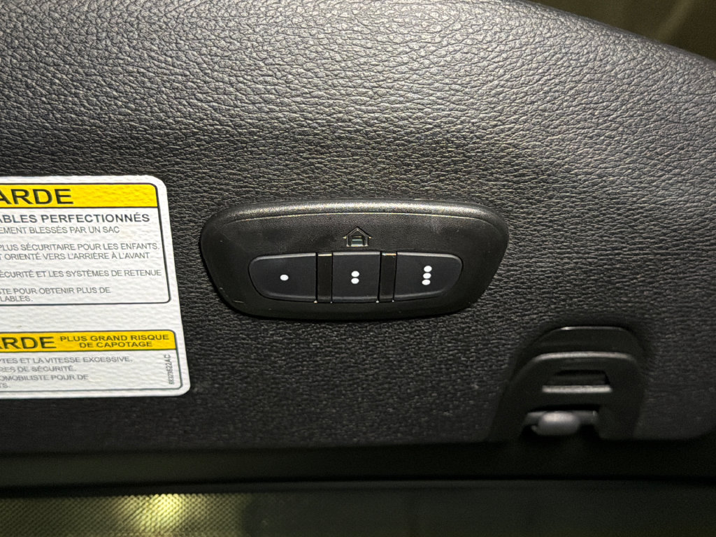Used 2022 Jeep Wrangler Unlimited Sahara AWD/4WD image 23