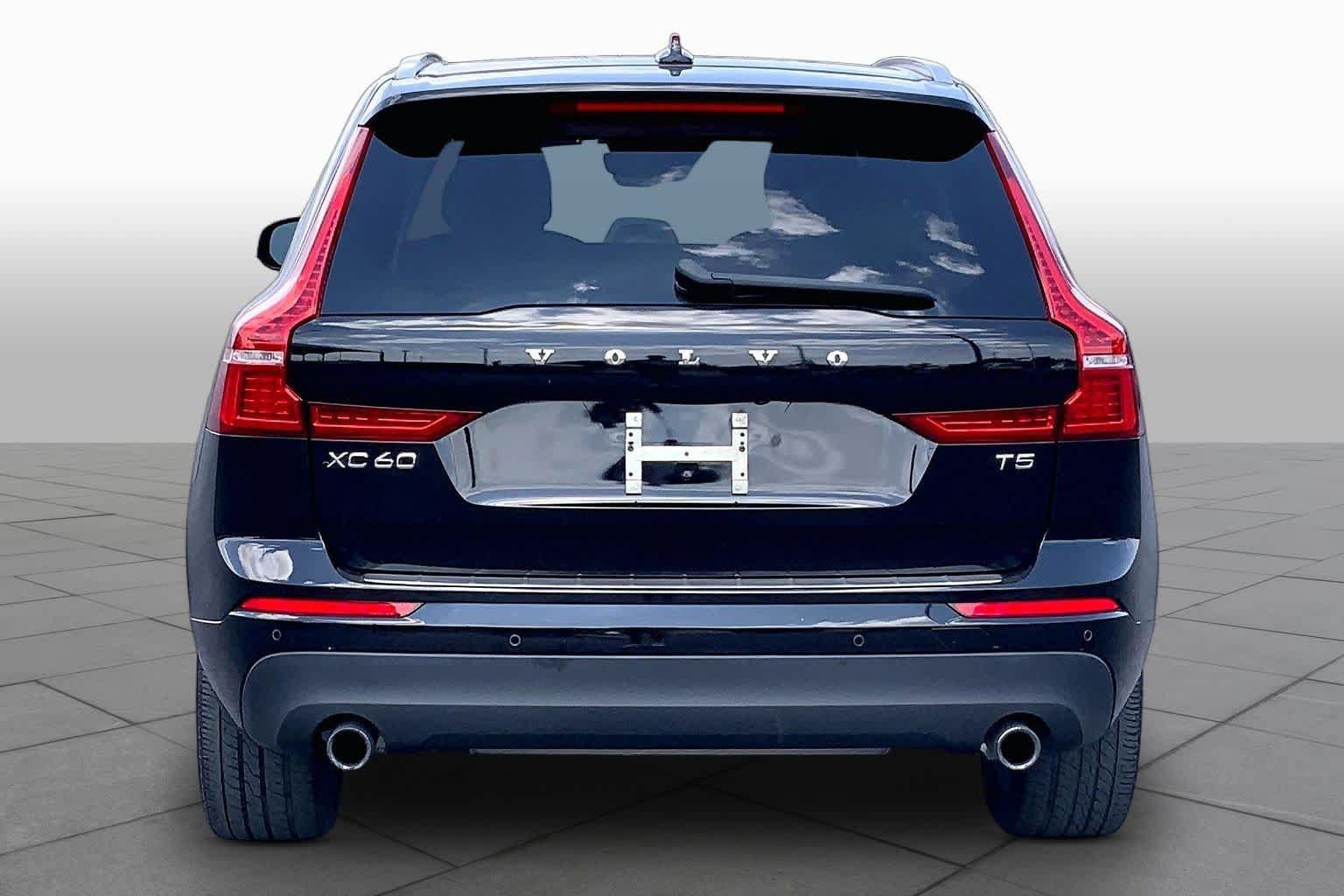 Used 2021 Volvo XC60 T5 Momentum w/ Protection Package Premier FWD image 5