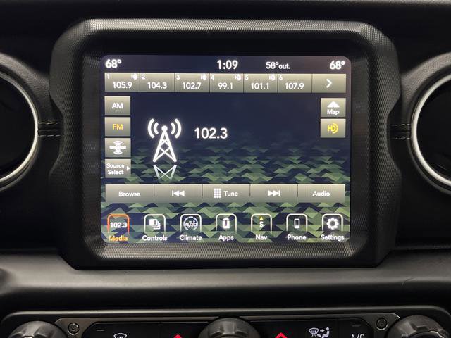 Used 2022 Jeep Wrangler Unlimited Sahara AWD/4WD image 16