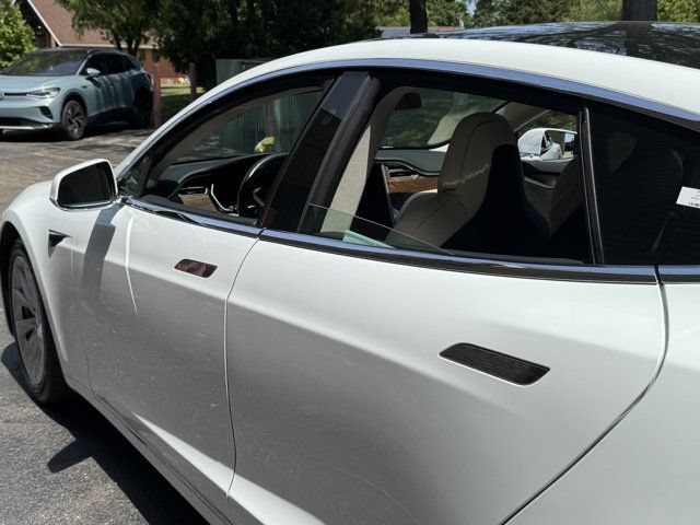 Used 2018 Tesla Model S 100D AWD/4WD image 26