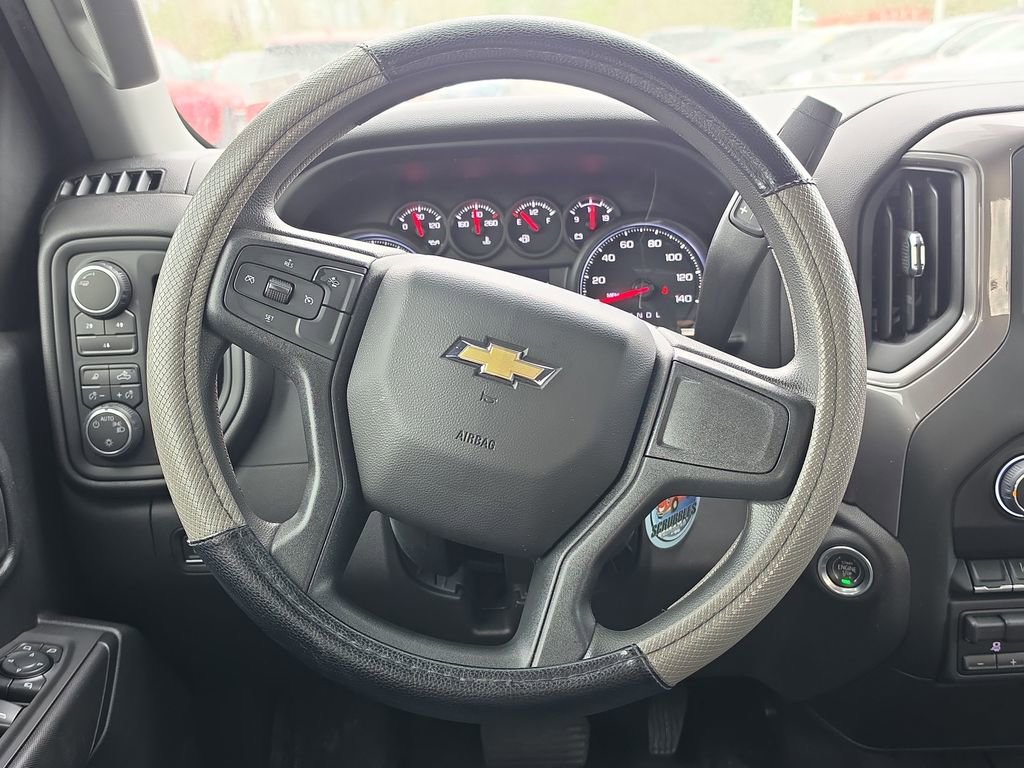 Used 2024 Chevrolet Silverado 2500 Custom w/ Custom Value Package image 16