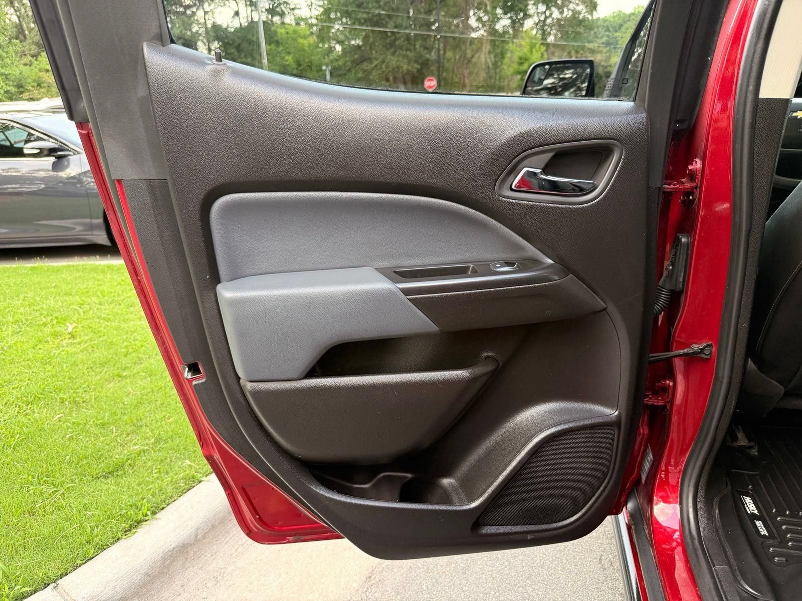 Used 2018 Chevrolet Colorado Z71 AWD/4WD image 25