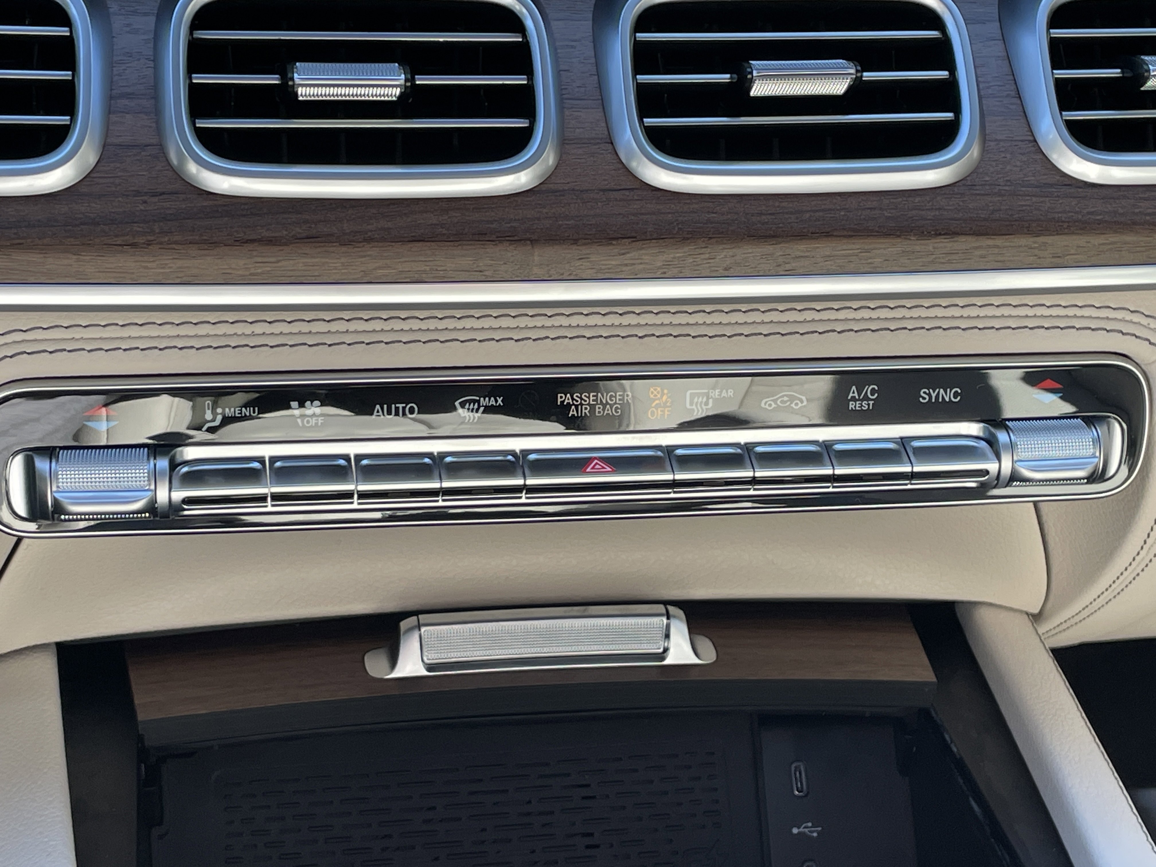 New 2026 Mercedes-Benz GLS 580 4MATIC image 30