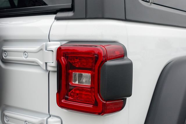 New 2026 Jeep Wrangler Unlimited Rubicon w/ Technology Group AWD/4WD image 9