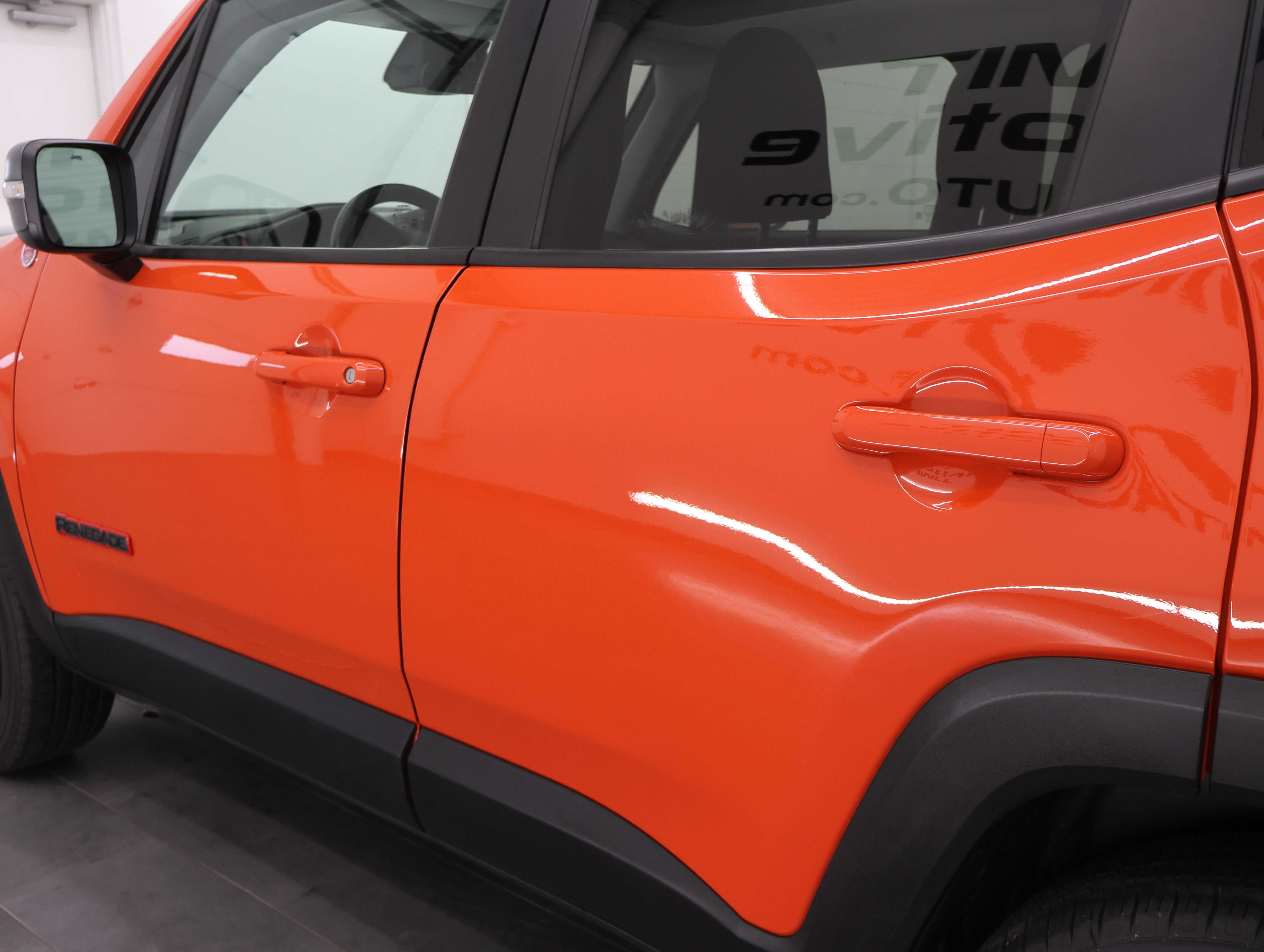 Used 2018 Jeep Renegade Trailhawk AWD/4WD image 30