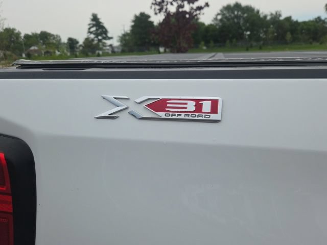 Used 2021 GMC Sierra 1500 SLE w/ X31 Off-Road Package AWD/4WD image 8