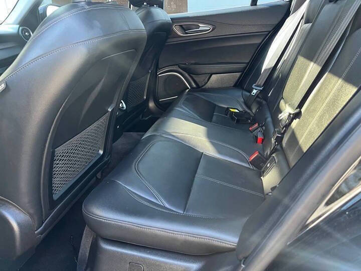 Used 2018 Alfa Romeo Giulia Ti w/ Nero Edizione image 14