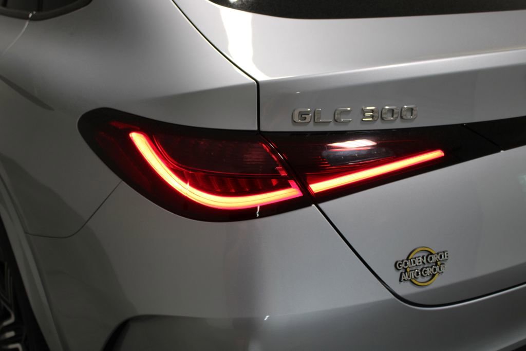 Used 2024 Mercedes-Benz GLC 300 4MATIC image 54